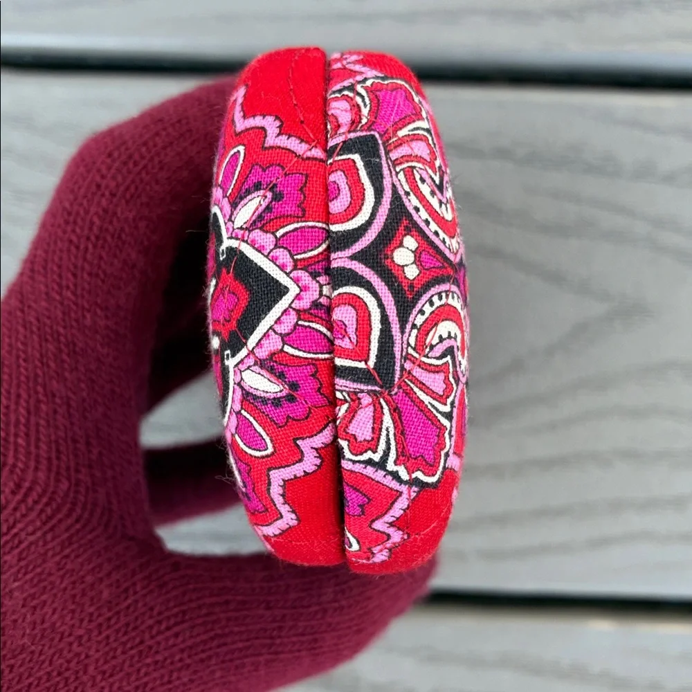 Vera Bradley 4”w this